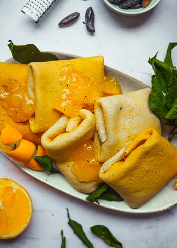 Vegane Crêpes mit Tofu-Füllung & Orangen-Marmelade