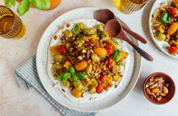 Veganer Gnocchisalat mit Brokkolipesto
