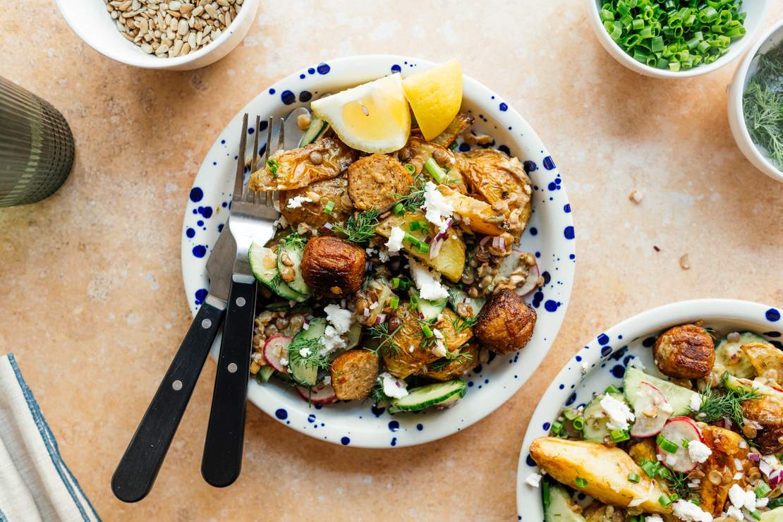 R897 Veganer Kartoffelsalat mit Fleischbällchen & Senf-Dill-Soße