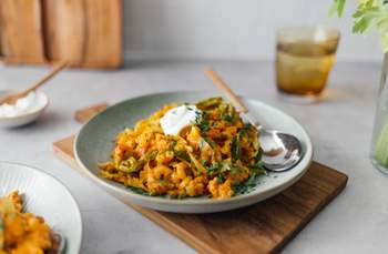 Vegane One Pot Pasta mit Wirsing und „Hack“
