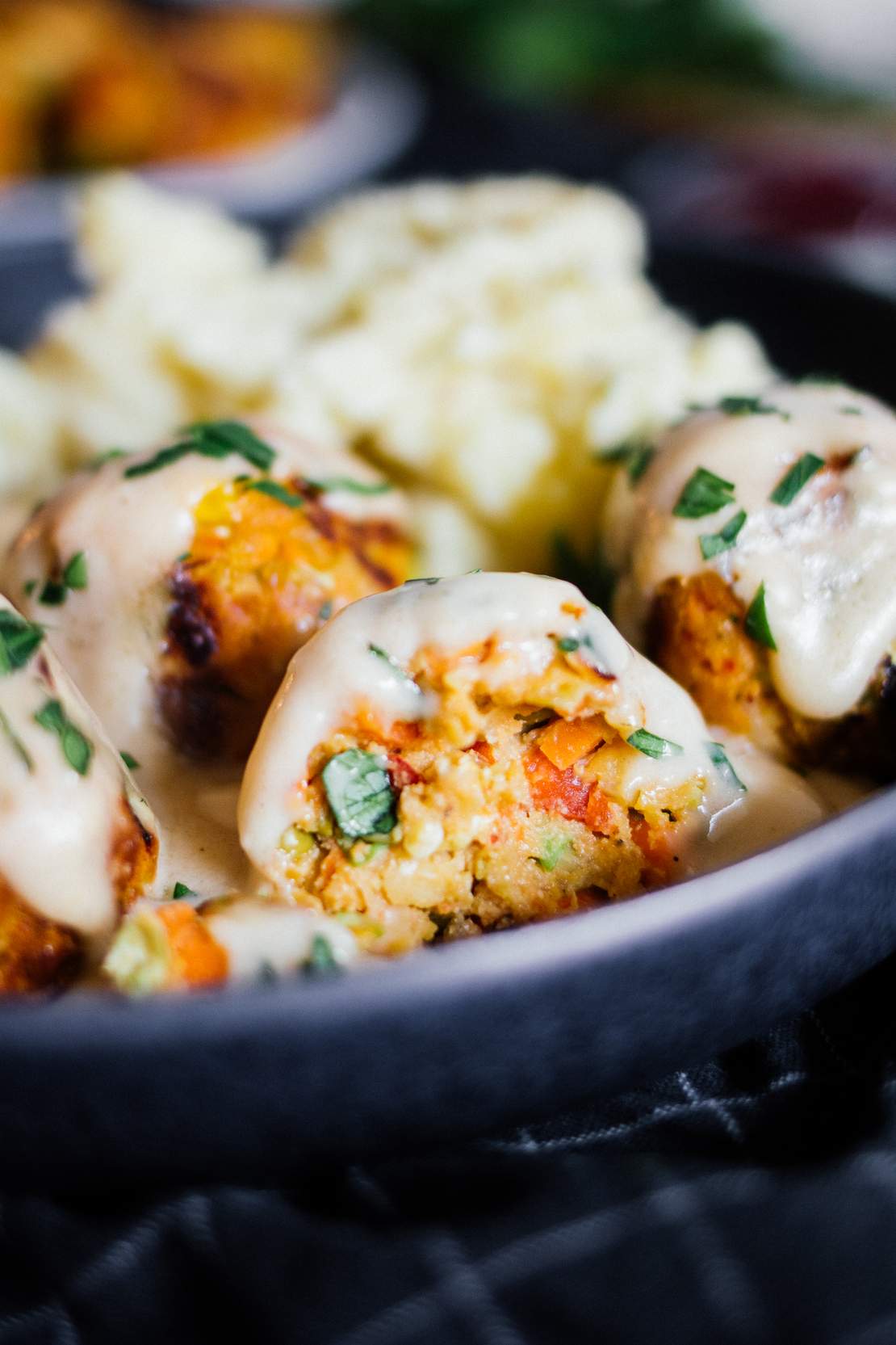 R488 Vegane Köttbullar (Grönsaksbullar) mit Rahmsoße39