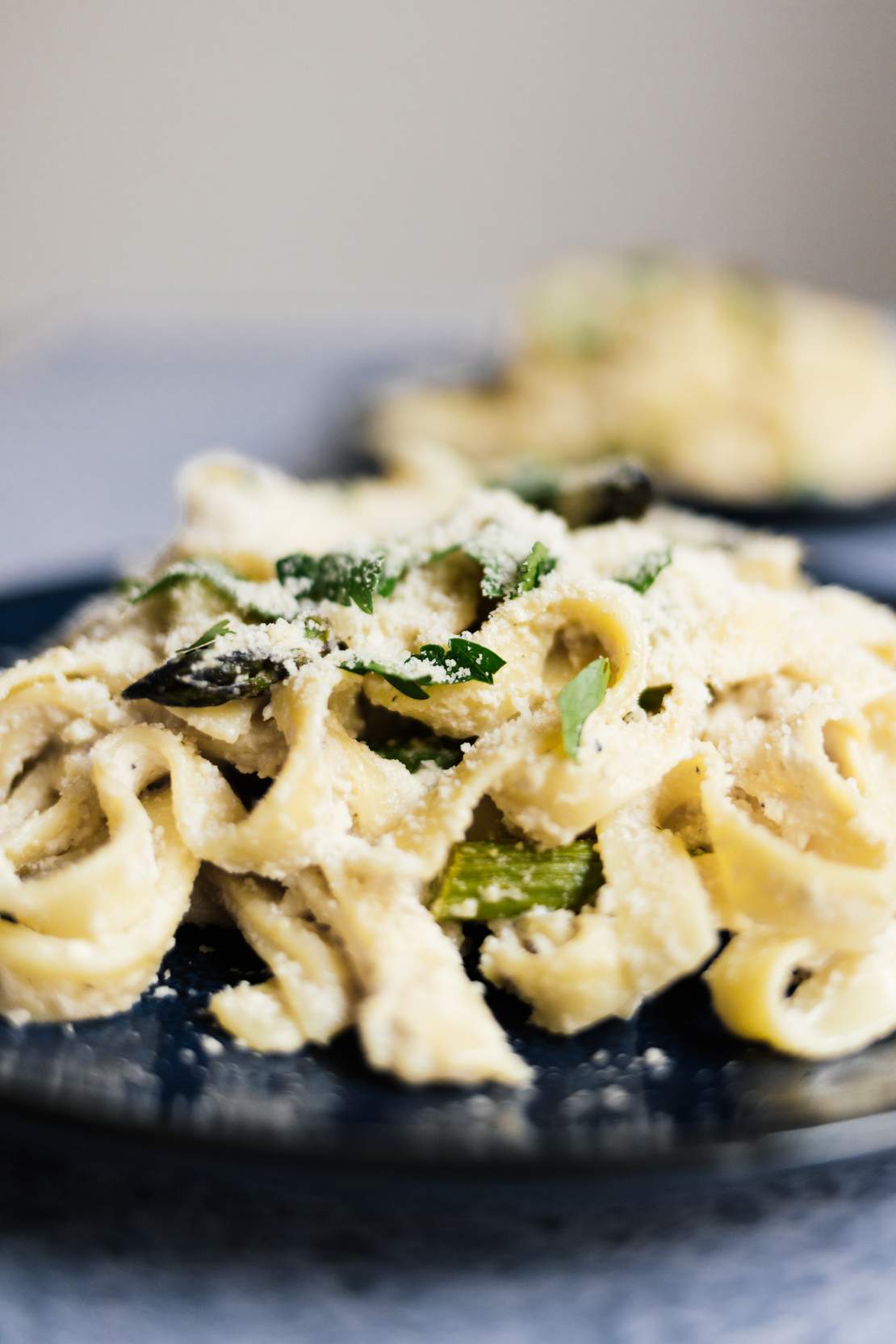 R379 Schnelle Pasta mit veganem Ricotta & Spargel